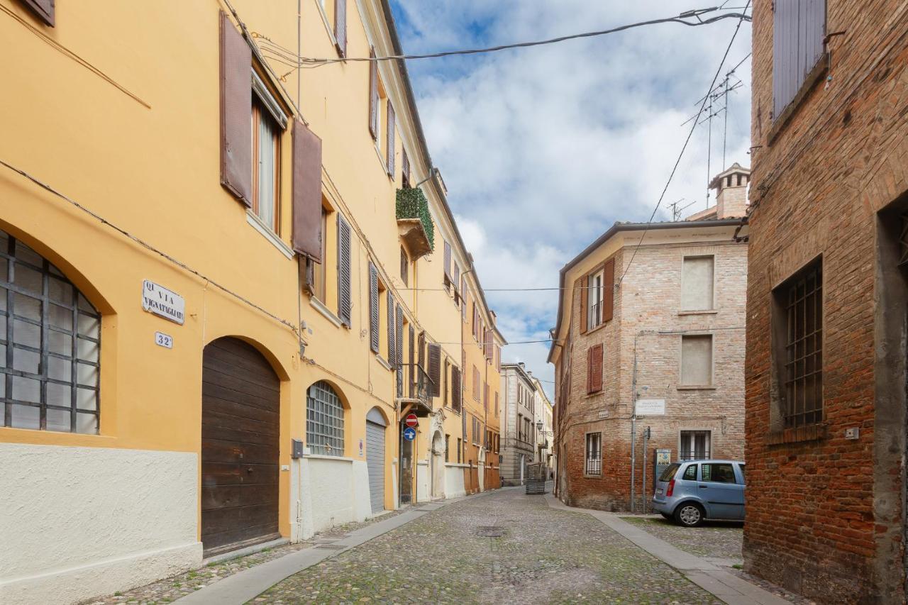 Center Ztl Lovely Apartment Ferrara Bagian luar foto